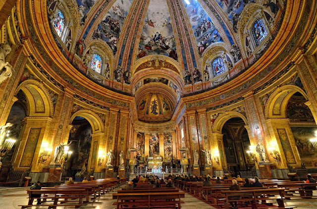 Cúpula da Basílica de San Francisco el Grande em Madri Cúpula da Basílica de San Francisco el Grande em Madri