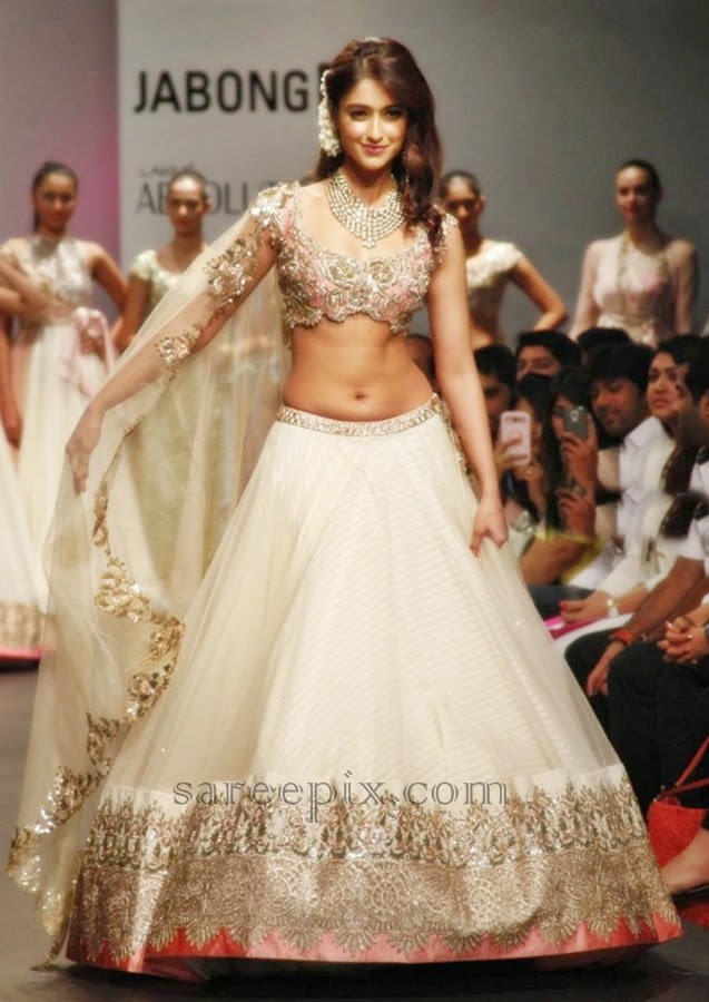 Ileana-lehenga-ramp-walk-LFW-2014.jpg