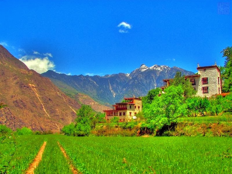 Traveler Guide Sichuan China