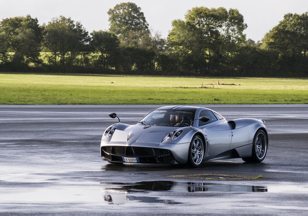 Pagani Huayra Top 10 fastest cars in the world Auto Universe Tips