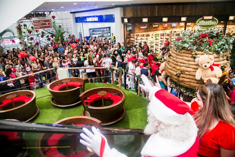 Shopping Metrô Itaquera promove chegada de Papai Noel com show inédito Shopping Metrô Itaquera promove chegada de Papai Noel com show inédito