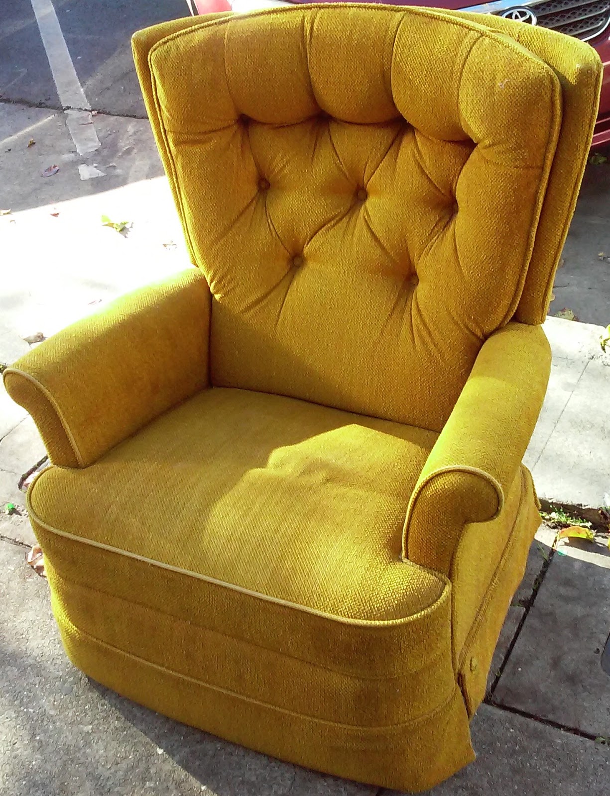 UHURU FURNITURE & COLLECTIBLES SOLD **REDUCED** Vintage Golden