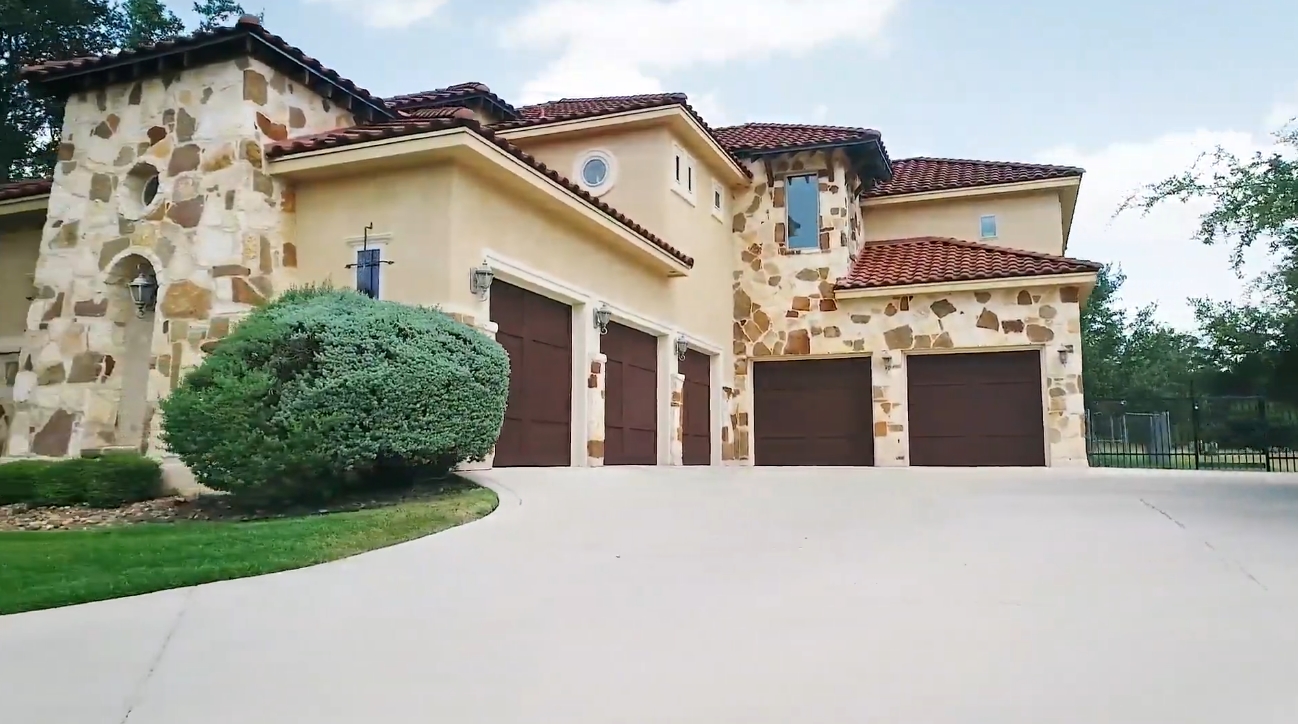 Luxury Home Design Tour vs. 38 Champions Run, San Antonio, TX 78258