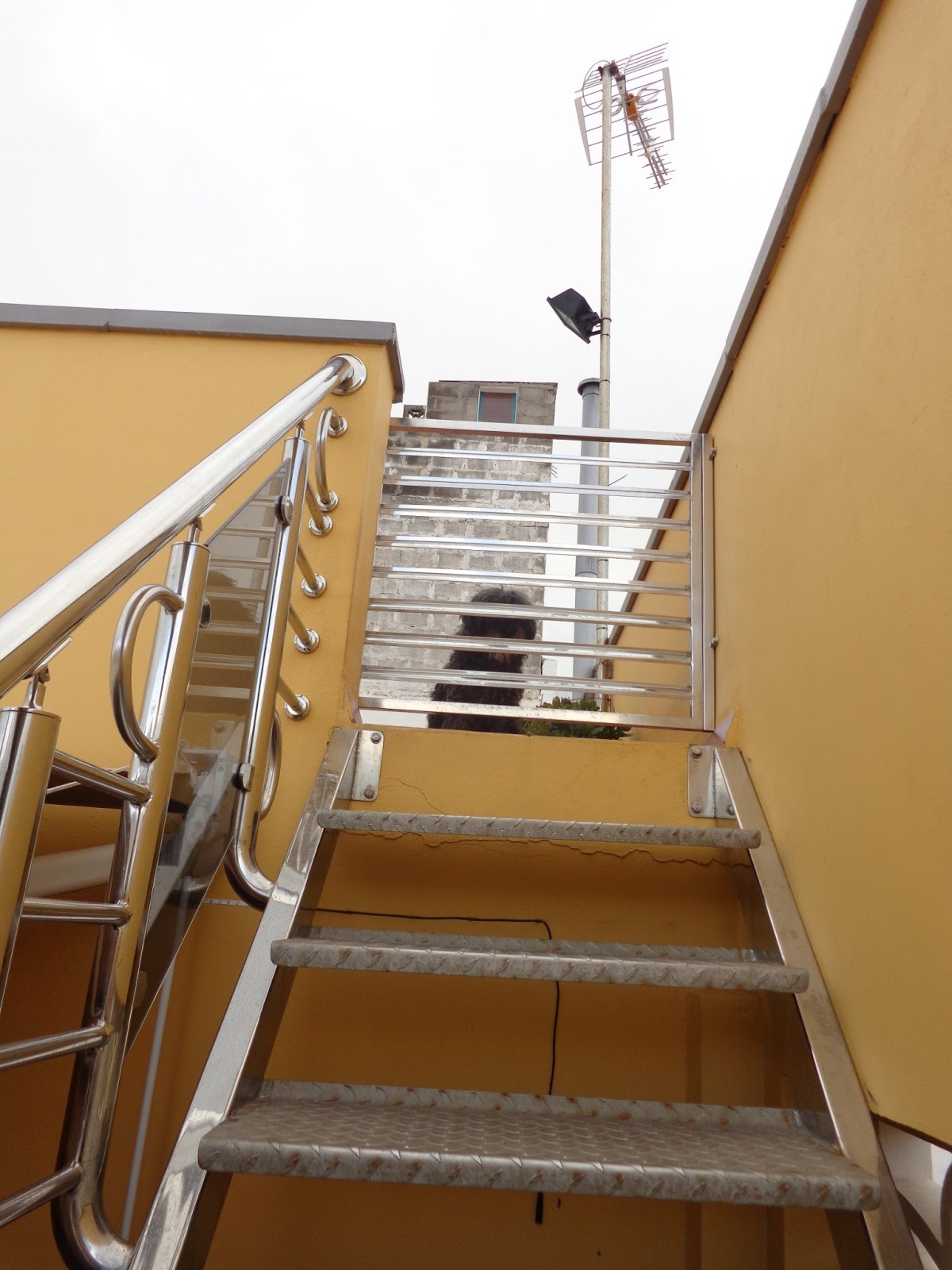 TALLERES FARO : ESCALERAS EN ACERO INOXIDABLE