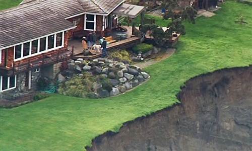 Whidbey_Island_landslide_picture