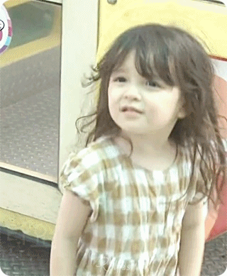 슈퍼맨이 돌아왔다 - 울산 박주호 선수 딸 나은이 선발 데뷔전 움짤.gif | 인스티즈