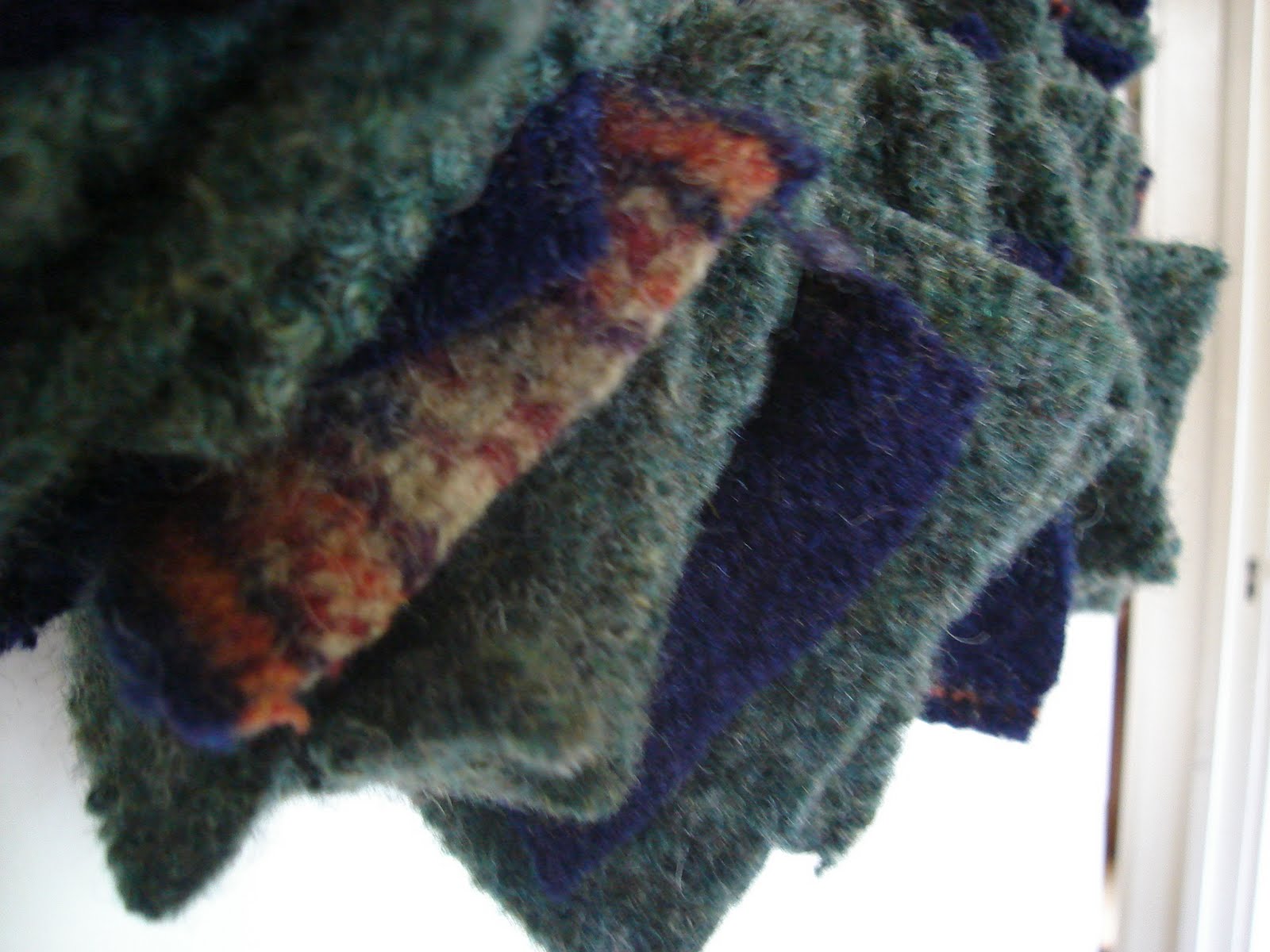 Nanniepannie's Blog OLD WOOL SWEATERS...NEW FELTED WREATHS