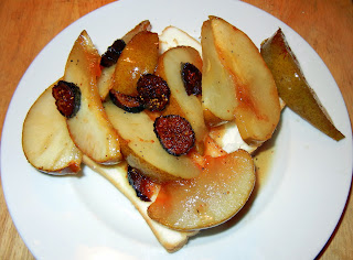 Pears and Figs in Sherry and Butter Sauce over Pound Cake