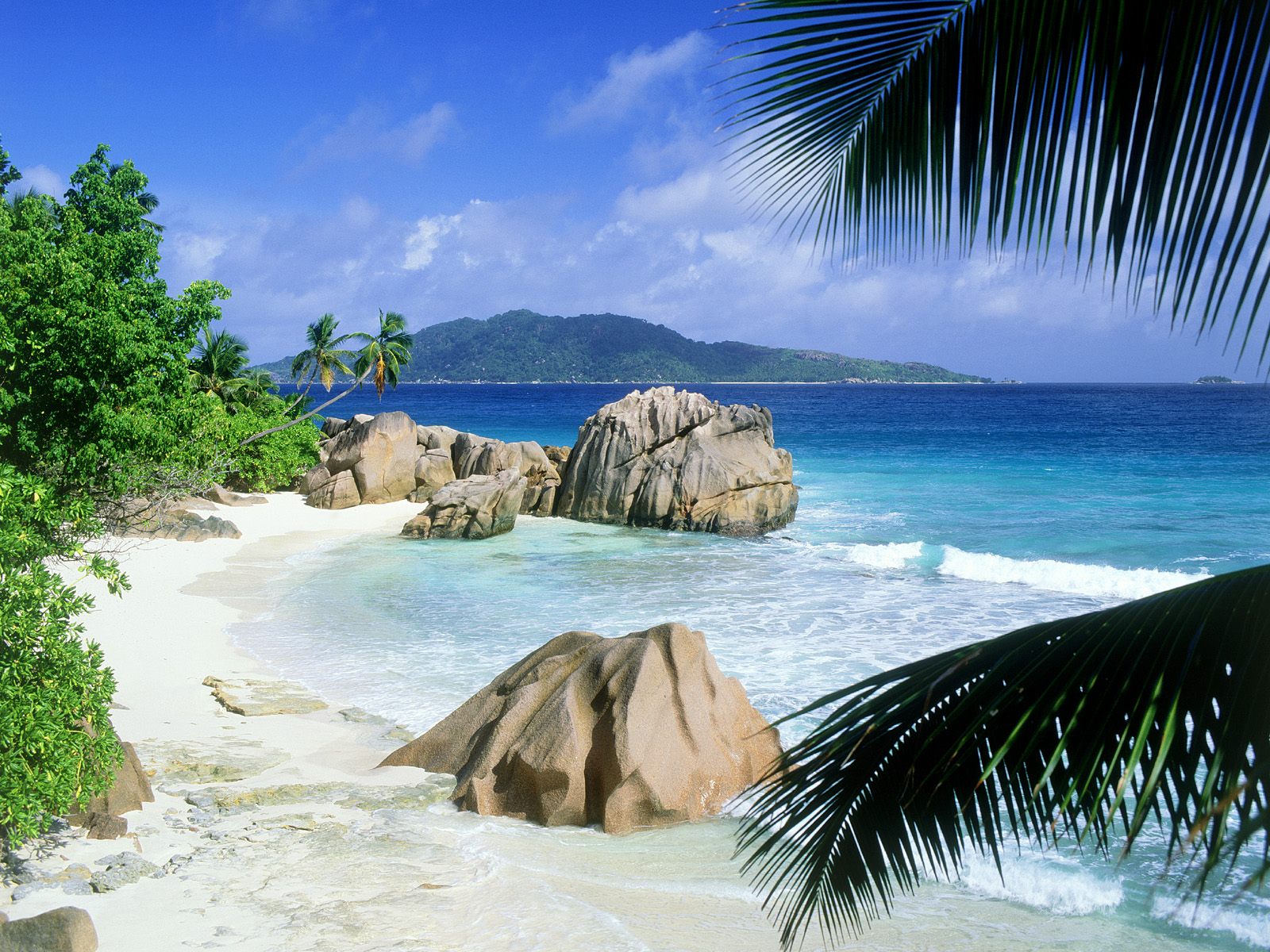 http://2.bp.blogspot.com/-mKeMMT80A5E/TwE-fZTChuI/AAAAAAAABZQ/AhDSlgNd-QA/s1600/Anse+Patate%252C+La+Digue%252C+Seychelles.jpg
