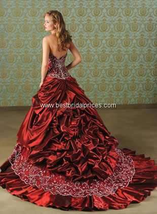 https://2.bp.blogspot.com/-mKq_-w5TUKU/ULddGeN4f8I/AAAAAAAAR8Y/unkbQFVOMlM/s1600/ChristmasWeddingGowns4.jpg