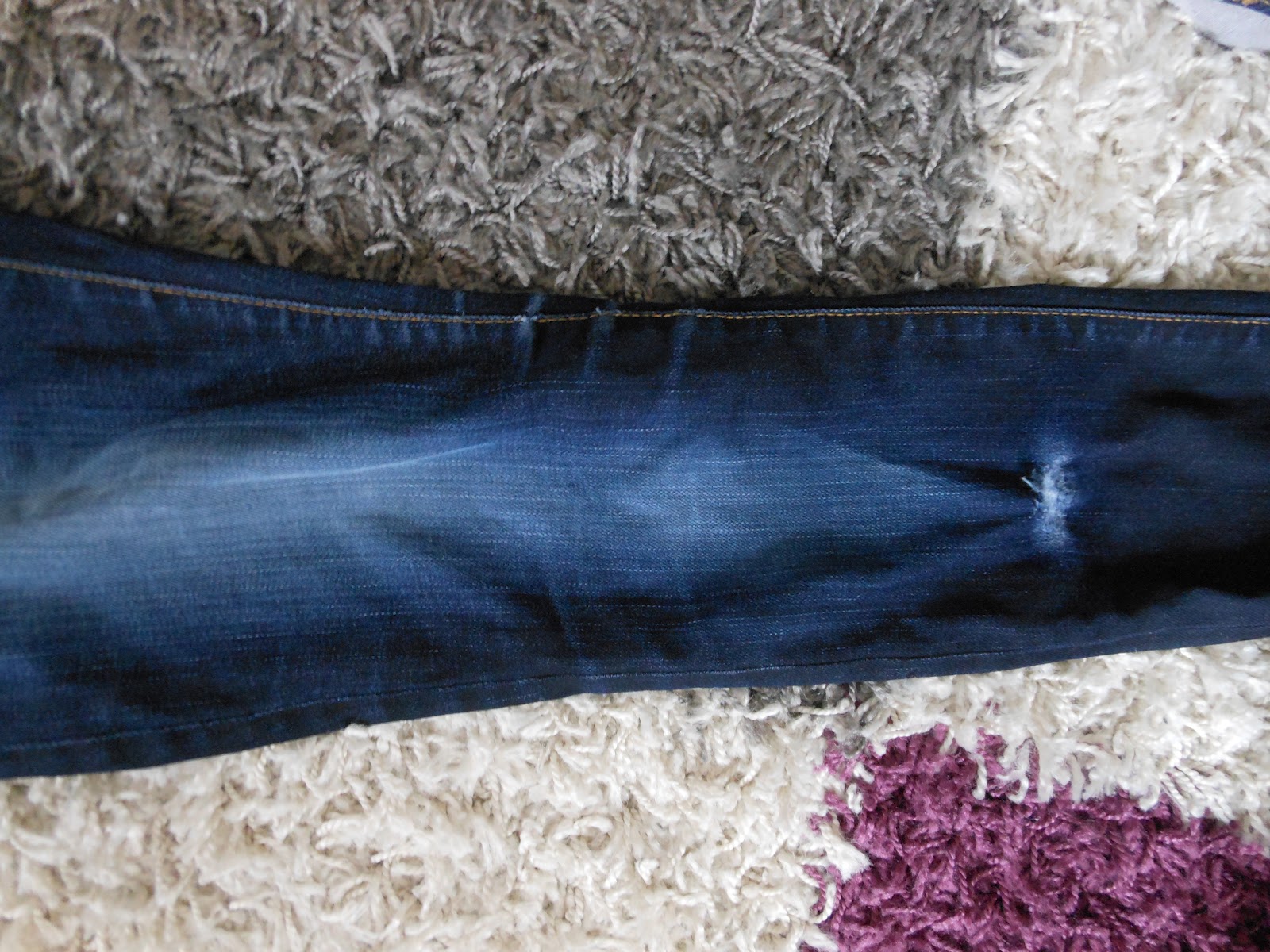 Fashion and Make Up tricks for everybody Do it yourself Stonewashed Jeans