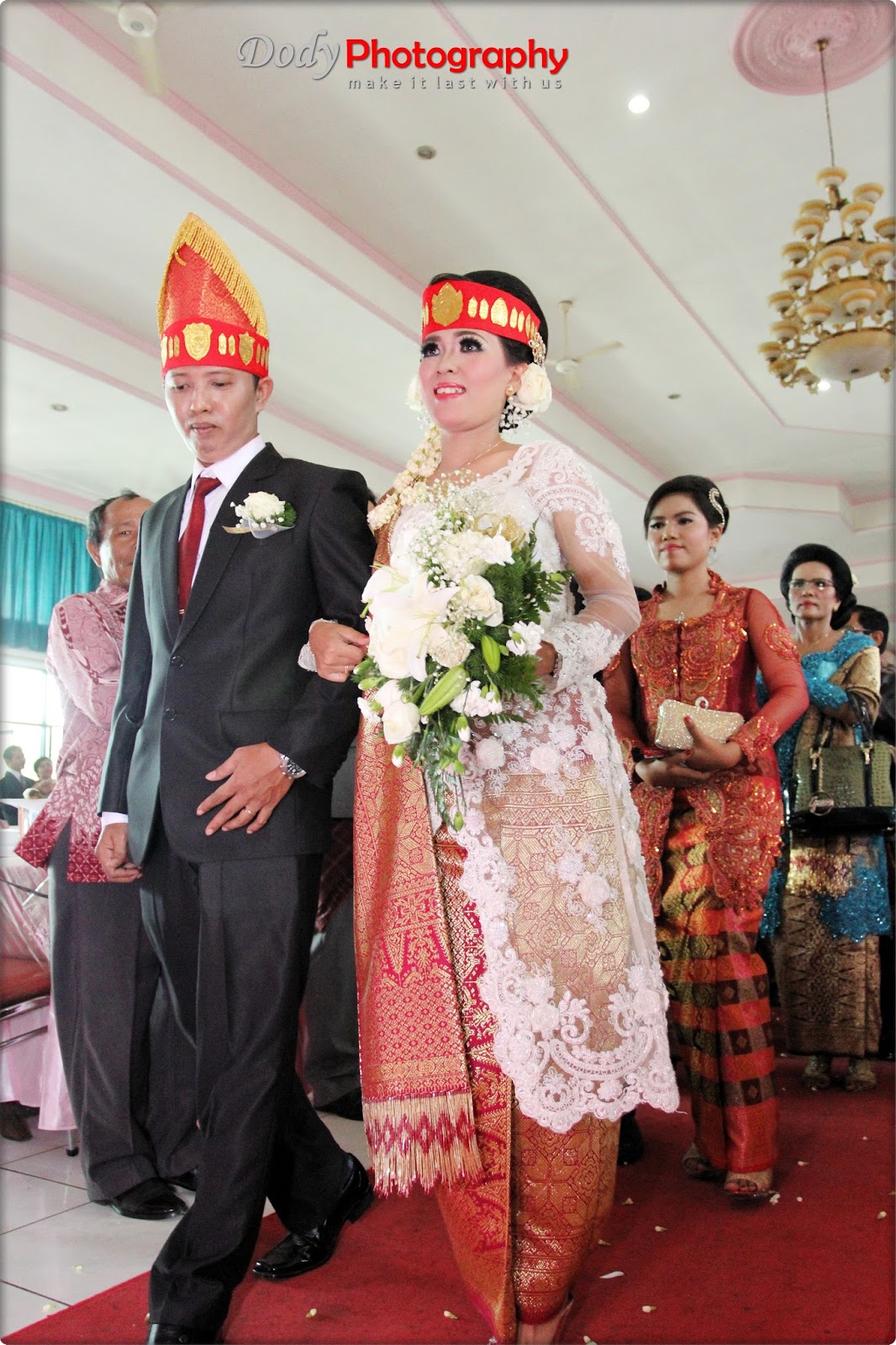 Model Kebaya, Songket dan Jas