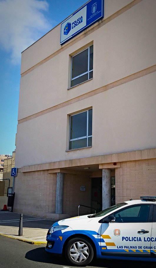 Intenta agredir a su pareja muy cerca de la Jefatura de la Policía Local, Las Palmas de Gran Canaria Intenta agredir a su pareja muy cerca de la Jefatura de la Policía Local, Las Palmas de Gran Canaria