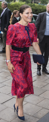 Robe Rodebjer / escarpins Yves Saint Laurent / pochette Quidam