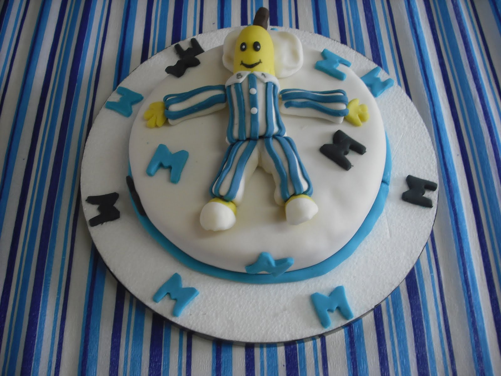 BOLO BANANAS DE PIJAMAS Regallos Eventos e Gastronomia