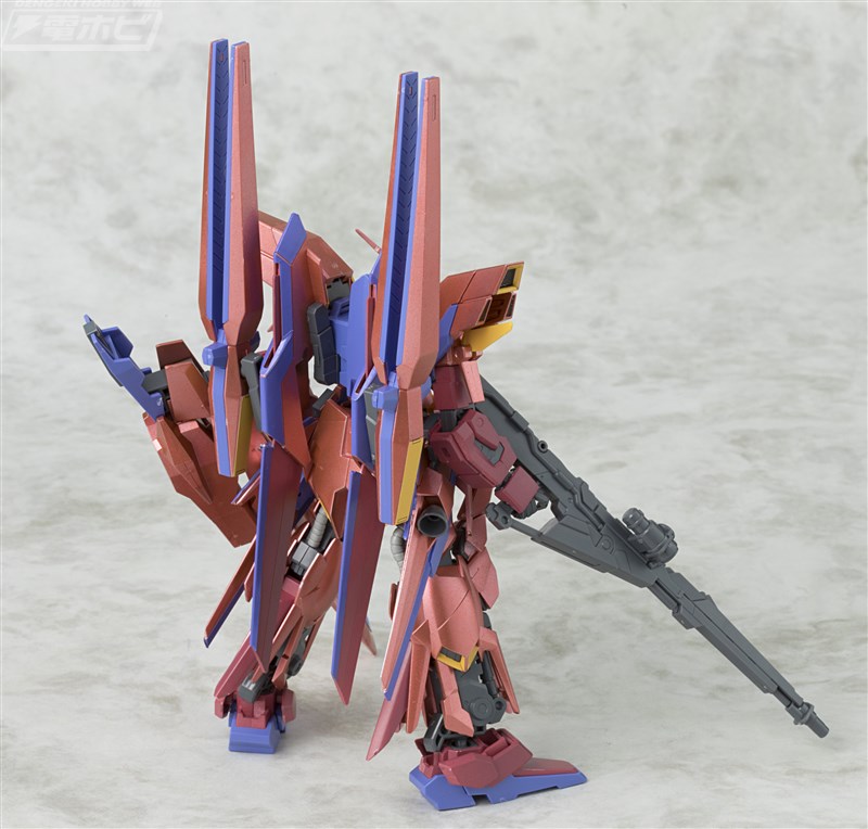 Gundam Marker Airbrush System Tutorial via Dengeki Hobby