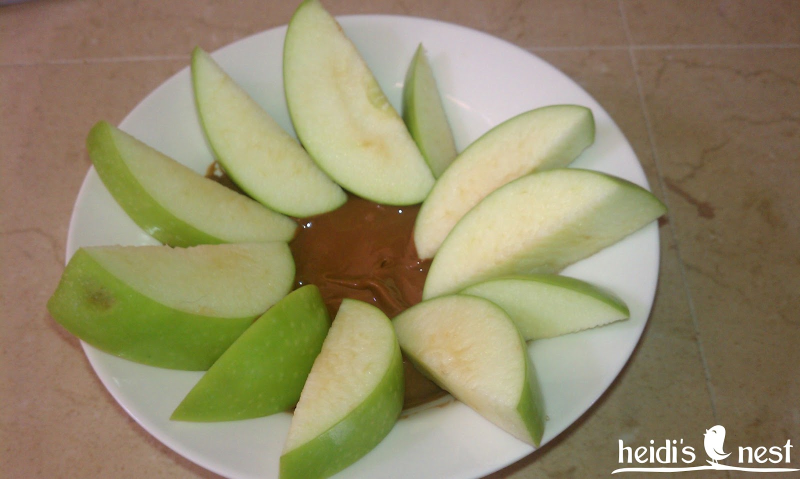 Heidi's Nest 1Minute ChocolatePeanut Butter Fruit Dip