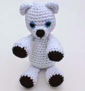 http://translate.googleusercontent.com/translate_c?depth=1&hl=es&rurl=translate.google.es&sl=auto&tl=es&u=http://stitchandunwind.com/free-crochet-pattern-klondike-the-snow-bear/&usg=ALkJrhjXhD--8ZvF-rMOHRkHgHkSp84xXw