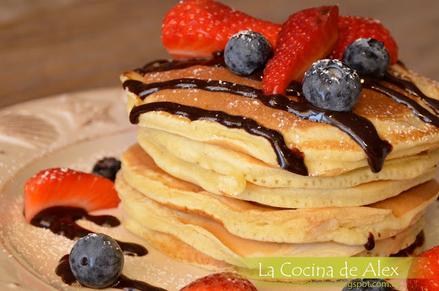 Tortitas Americanas O Pancakes Con Sirope Casero
