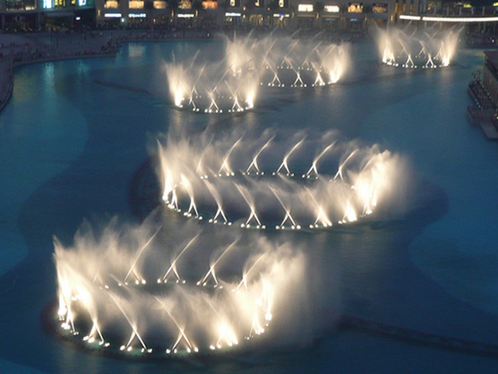 La Vie Digitale The Dancing Fountain in Dubai
