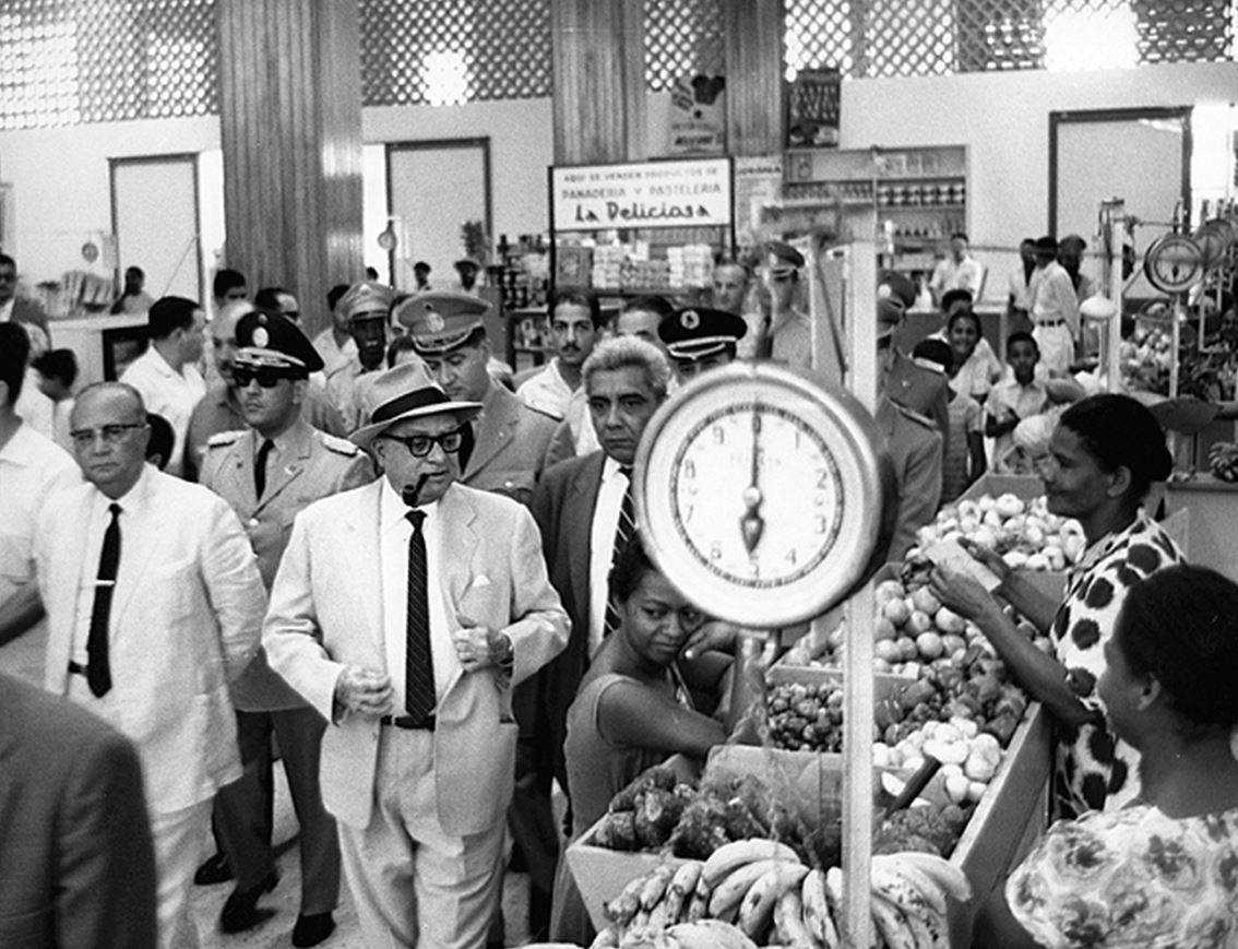 Fotos y Biografía del Presidente Rómulo Betancourt