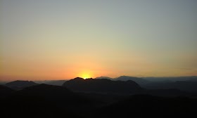 Jelajah Nusantara : Bukit Batu Baduduk Kandangan, Spot Menyaksikan Sunrise Terbaik Di Kandangan