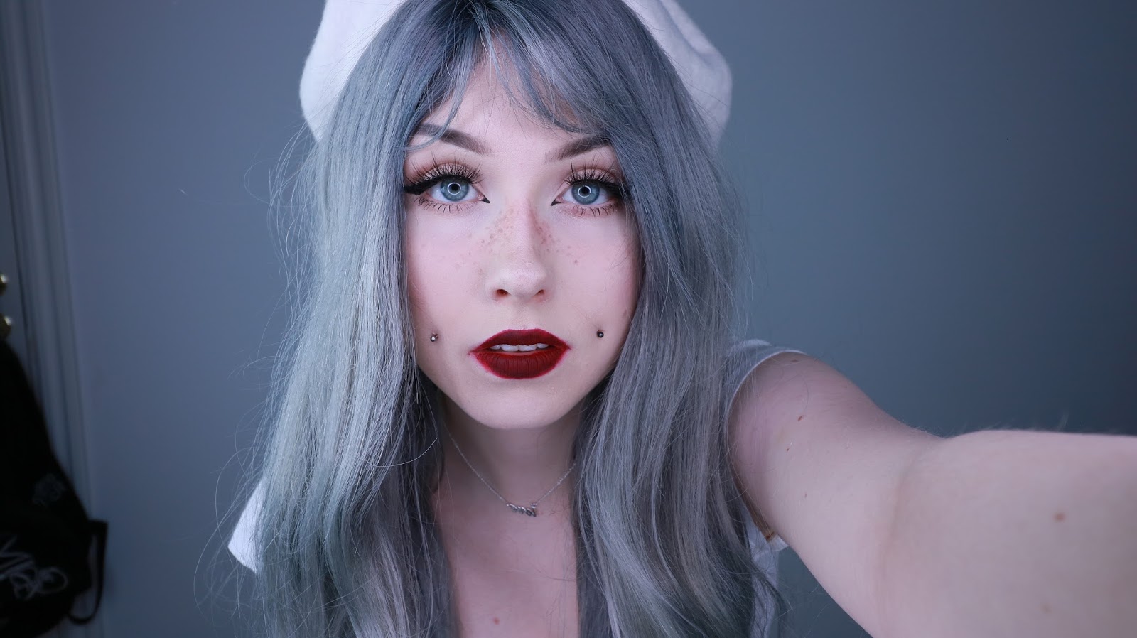 Silver Grey Hair How To Dye A Blonde Hair Into Grey
