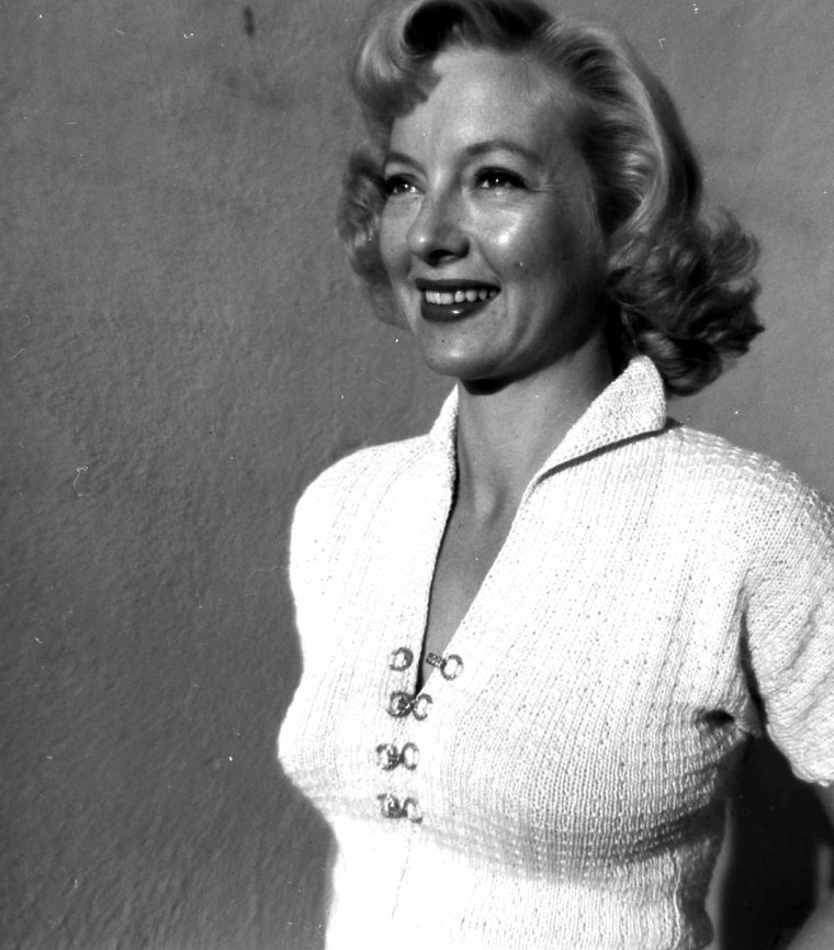 Film Noir Photos Sweater Girl Evelyn Keyes