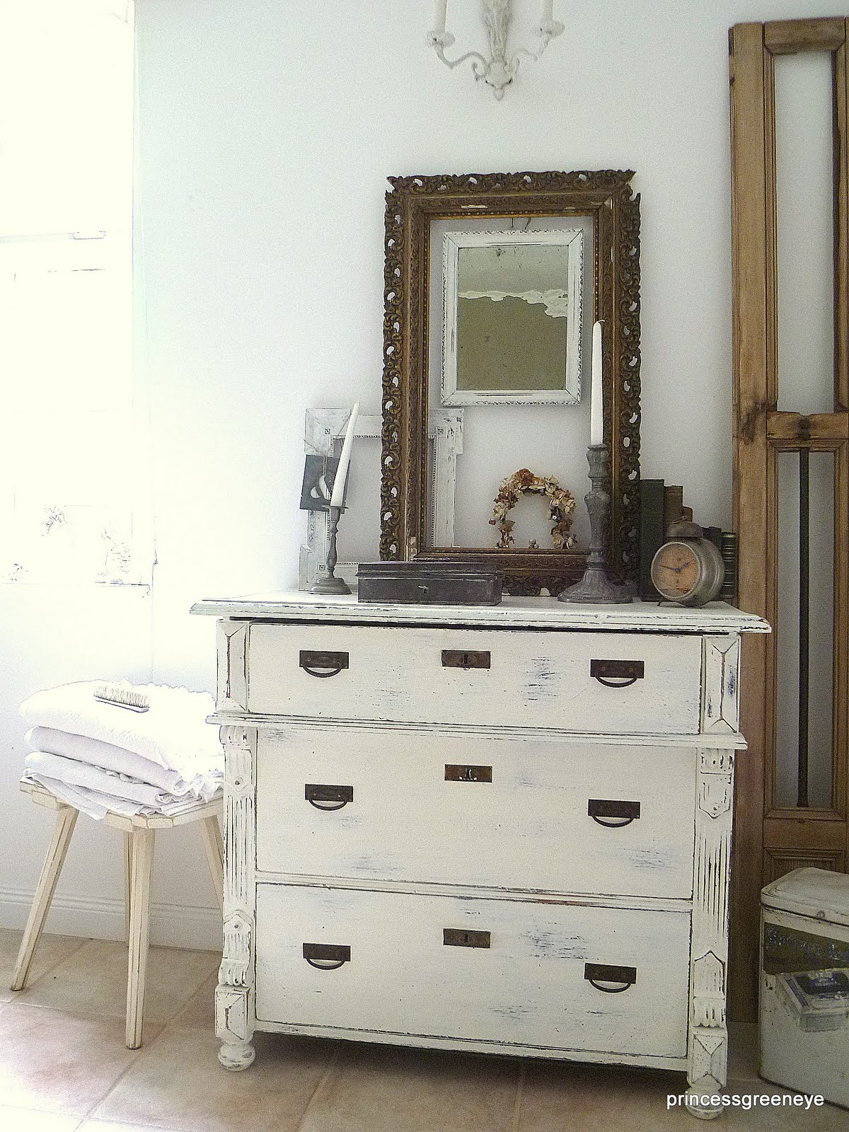 princessgreeneye: Im Schlafzimmer........