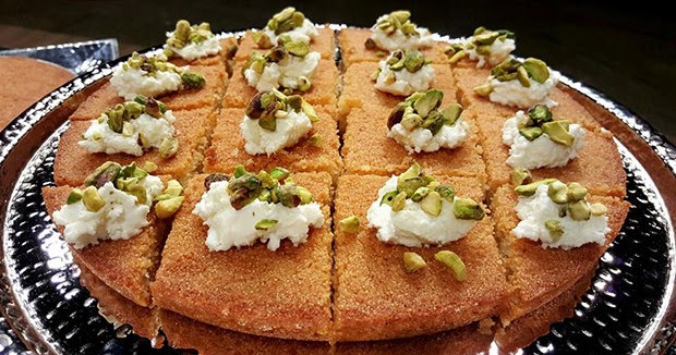 طريقة عمل البسبوسة الطرية من مطبخ سالي فؤاد طريقة عمل البسبوسة الطرية من مطبخ سالي فؤاد