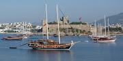 BOATIFUL: Bodrum's harbour and its medieval castle (turkey bodrum)