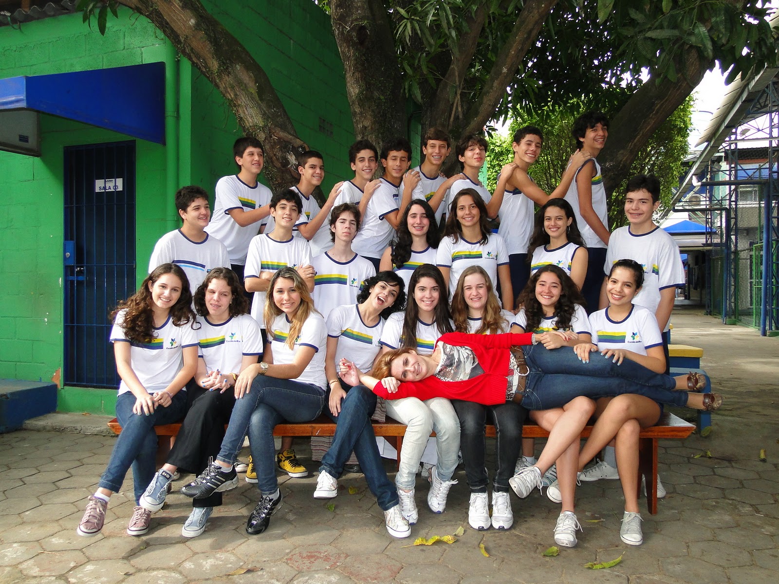 História, Passado e Presente Homenagem ao 9º ano 2011 Escola da Ilha