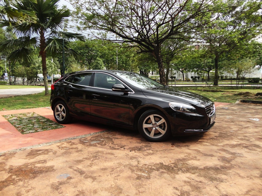 Motoring Malaysia Test Drive Volvo V40 T4 1 6 Tested The High Specification V40 T5 Cross Country So How Does This Entry Level V40 Fare
