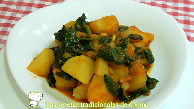 Cómo hacer patatas guisadas con espinacas, receta muy económica y fácil