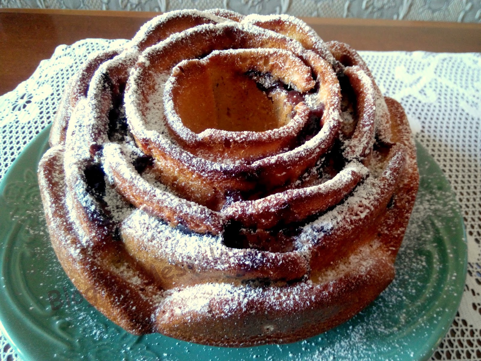 torta con marmellata e succo alla frutta