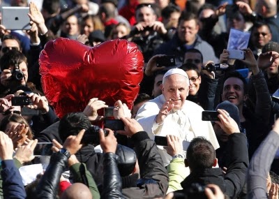 El papa Francisco celebrando San Valentín