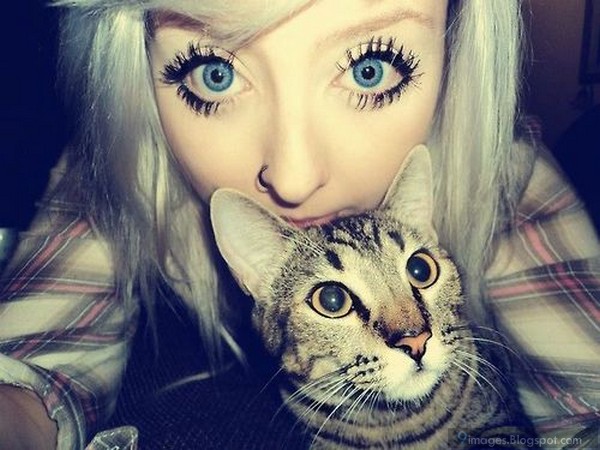 blue eyes emo girl with cute kitten