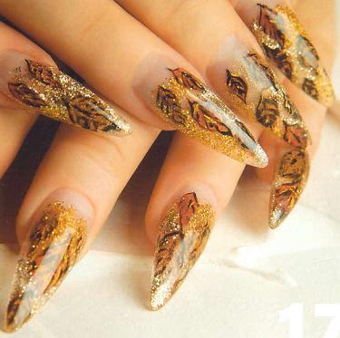 Golden Patterned Nail Art