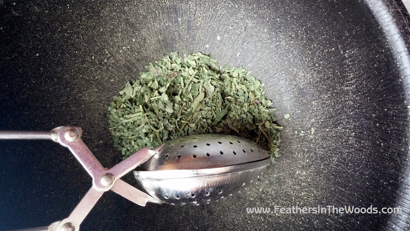 How to store dried herbs Feathers in the woods