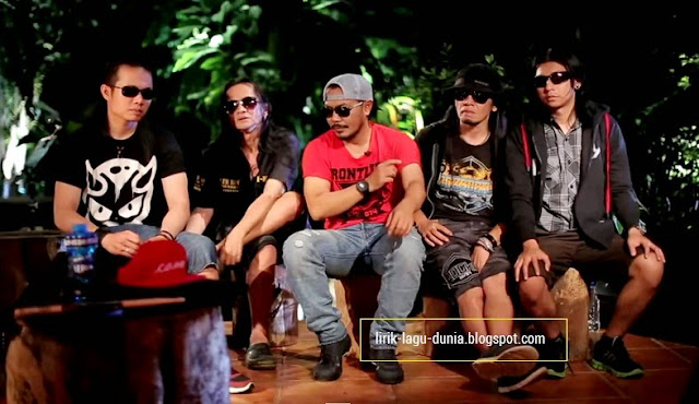 Lirik Lagu 30 Menit - Arsia Lirik