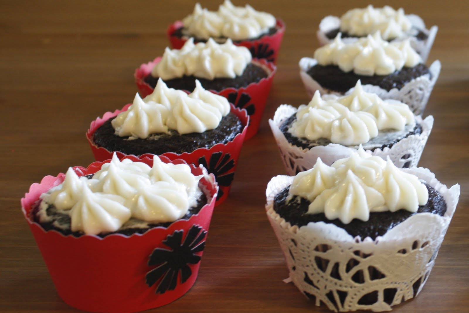iDo-It-Myself: Wedding Cupcake Craze Part 1 of 3: DIY Cupcake Wrappers