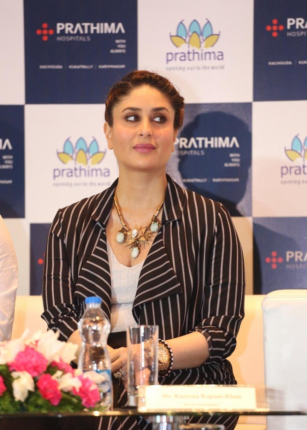 Kareena Kapoor Looks Hot At Prathima Hospital Opening Ceremony In Hyderabad