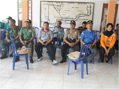Plh. DANRAMIL 13/SUKODONO SOSIALISASI PSN SERENTAK Plh. DANRAMIL 13/SUKODONO SOSIALISASI PSN SERENTAK