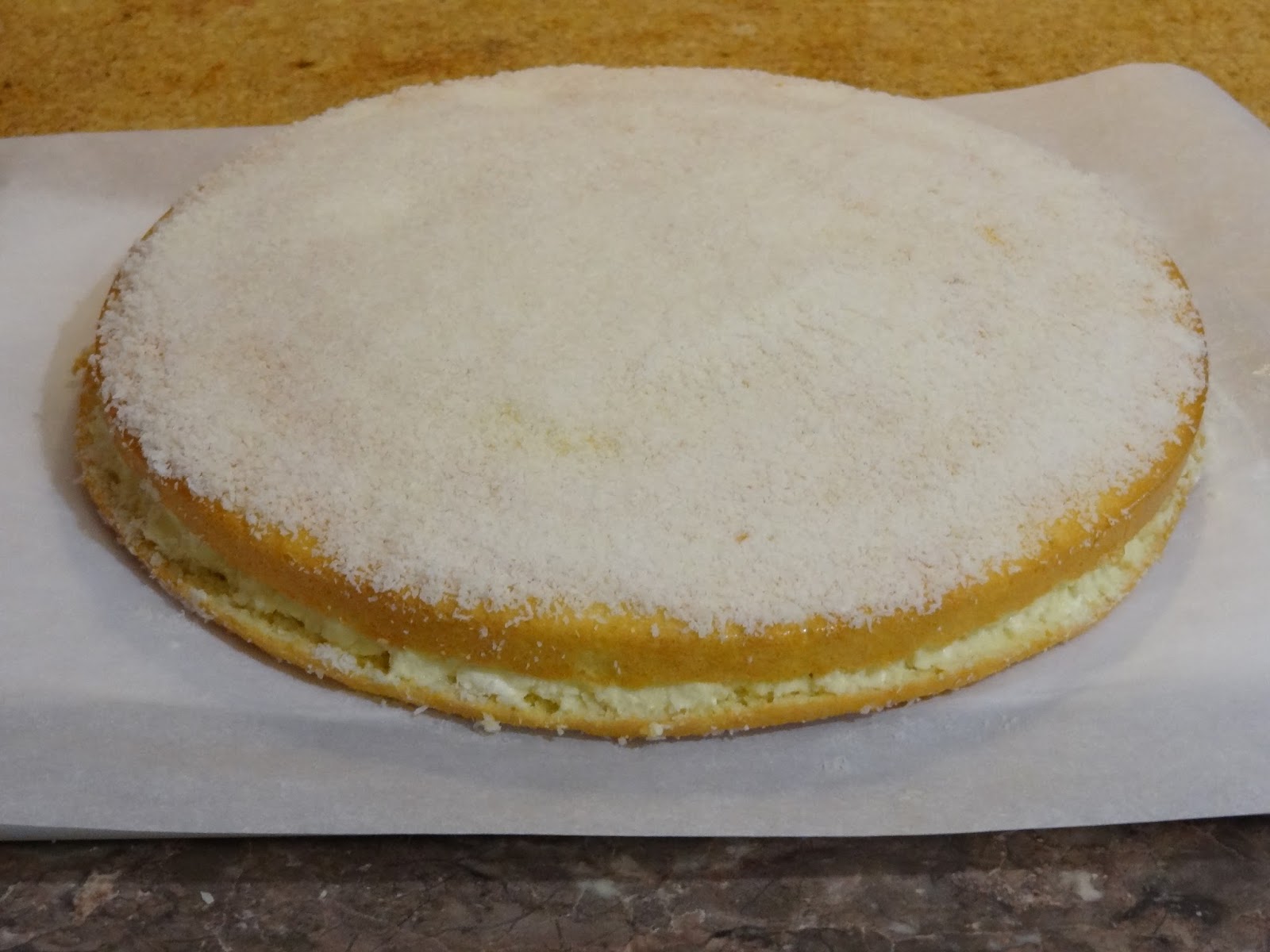 Lundi Pâtisserie !: Gâteau Noix de Coco / Chocolat Blanc
