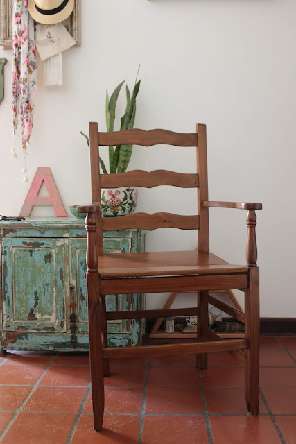 La Florinda: Restauración de una mesa y 8 sillas