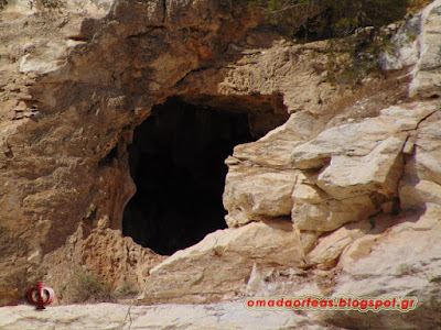 'ΑΓΝΩΣΤΟ' ΣΠΗΛΑΙΟ ΣΤΗΝ ΚΟΡΥΦΗ ΤΗΣ ΠΕΝΤΕΛΗΣ?  ( ΦΩΤΟΓΡΑΦΙΕΣ)  