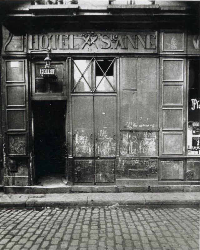 50 Fascinating Vintage Photographs That Capture Street Scenes of Paris ...