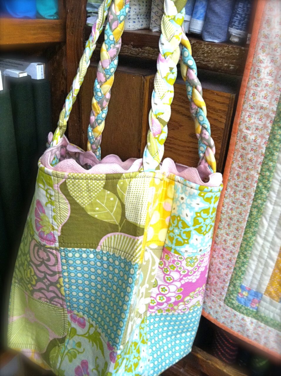 Mish Mash: More summer sewing.....Quilty Bag