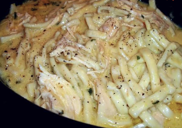 COMFORTING CHICKEN & NOODLES CROCK POT