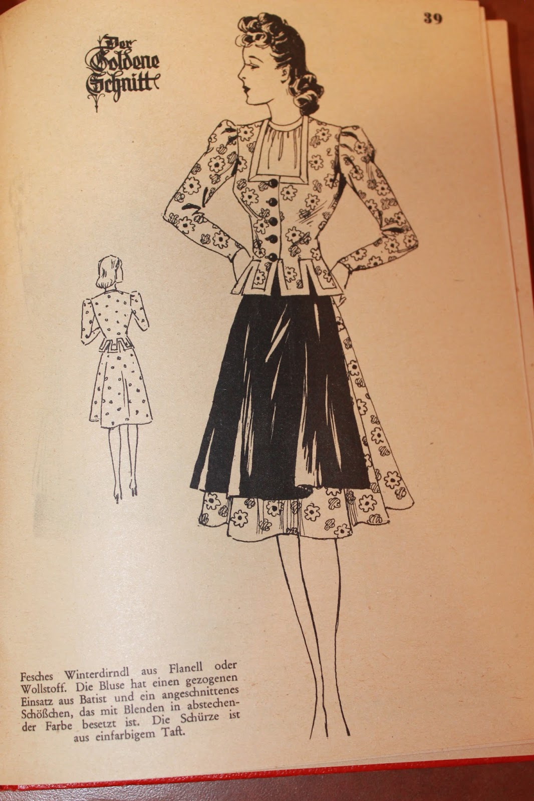 Square Necklines According to Der Goldene